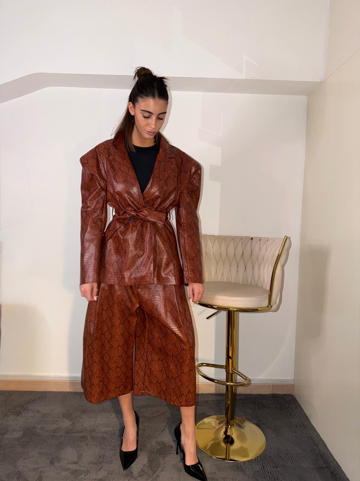 Completo in Pelle con Bermuda e Giacca